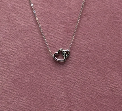 COLLANA CON CUORE INTRECCIATO PICCOLO ACCIAIO