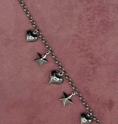 BRACCIALE CON CHARMS STELLE E CUORI ACCIAIO
