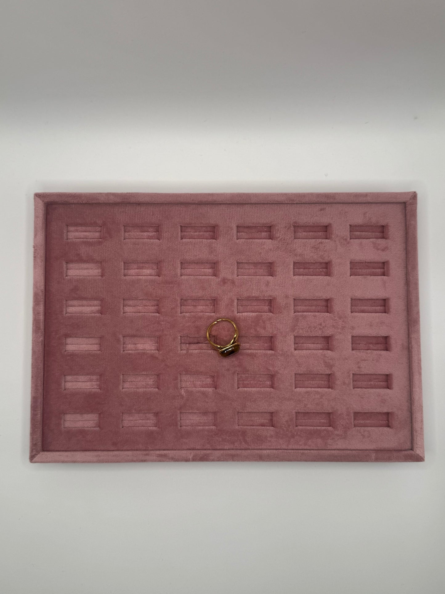 ANELLO CON FORMA QUADRATA MACULATA