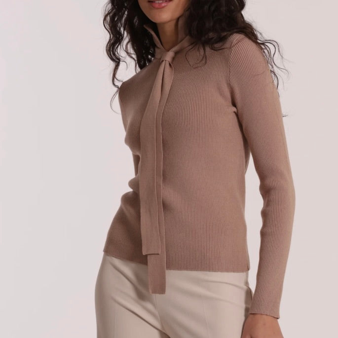 Mimì-Muà MAGLIA CON DETTAGLIO CRAVATTINO