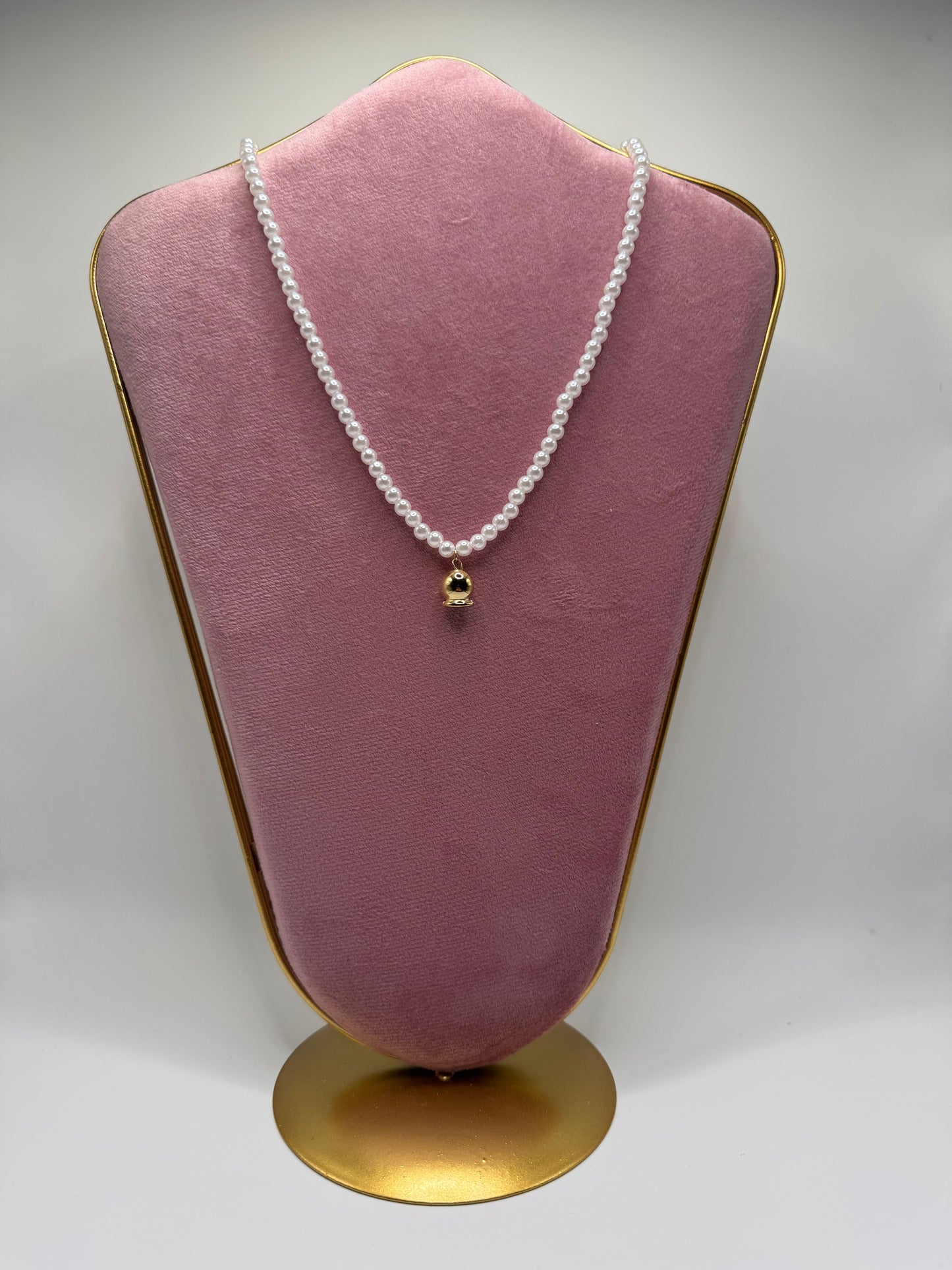 COLLANA DI PERLE CON CAMPANELLA ORO