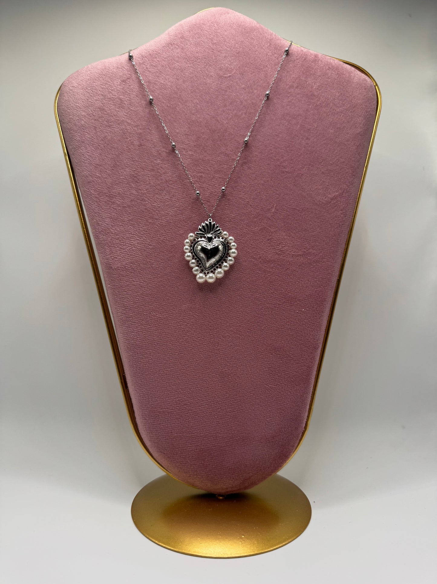 COLLANA CON CUORE SACRO GRANDE E PERLE ACCIAIO