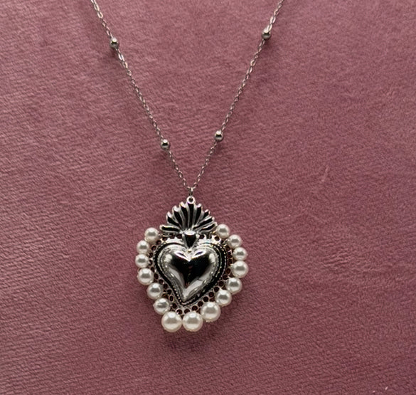 COLLANA CON CUORE SACRO GRANDE E PERLE ACCIAIO