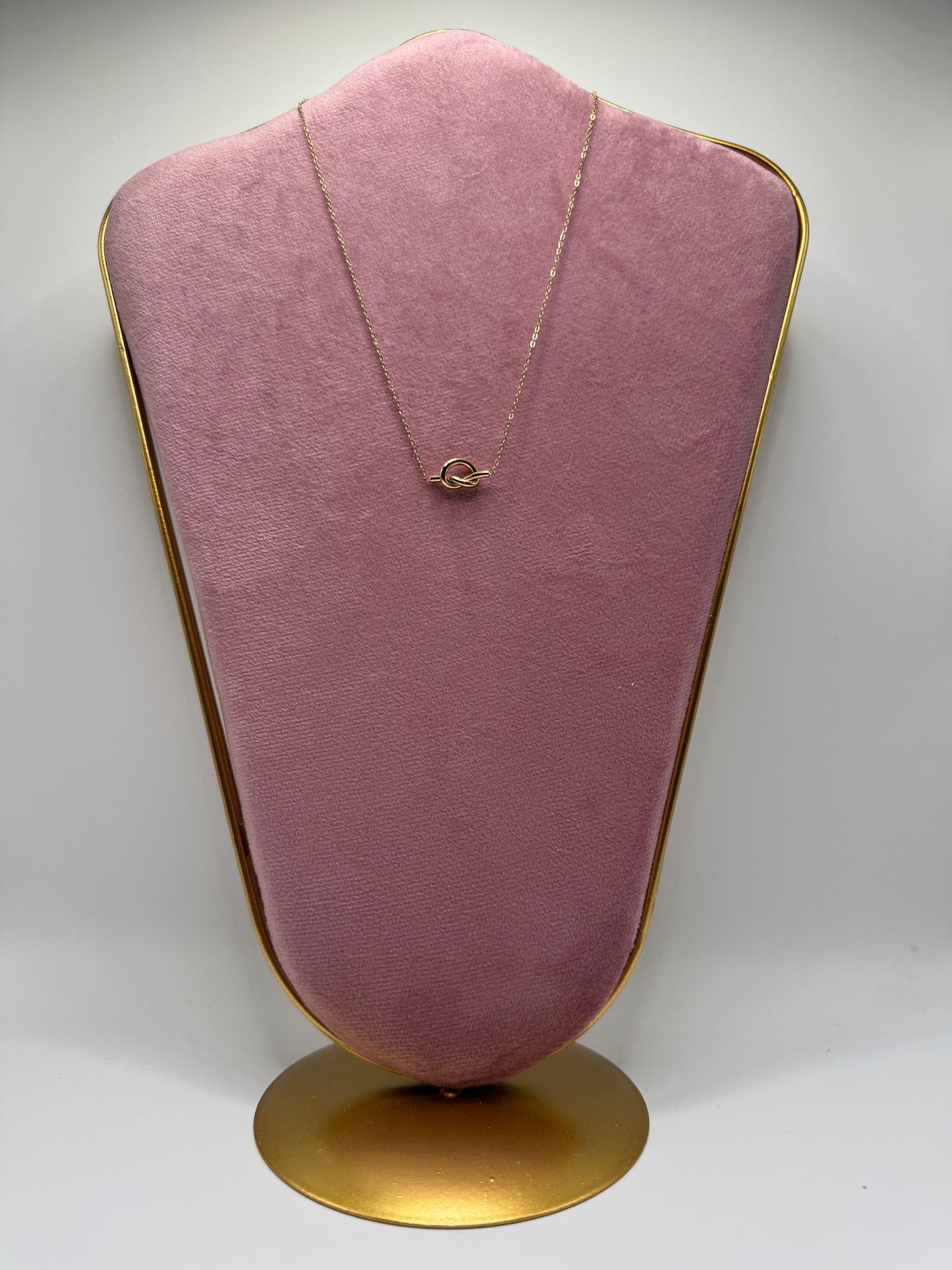 COLLANA CON NODO ORO