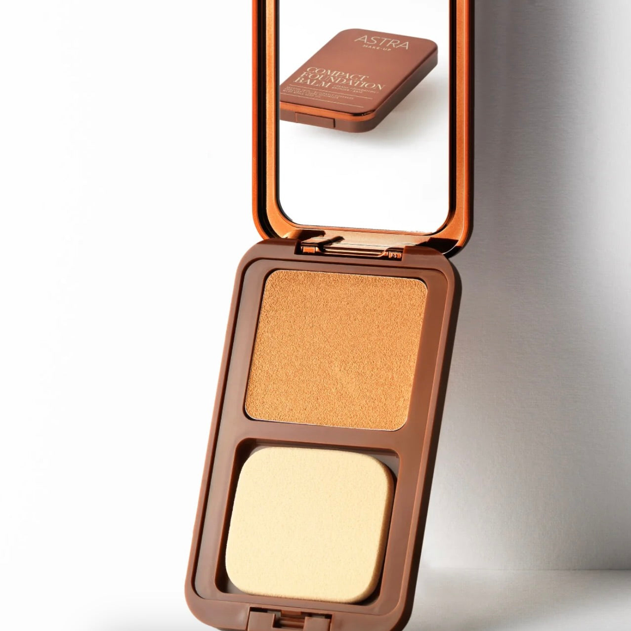 ASTRA COMPACT FOUNDATION BALM