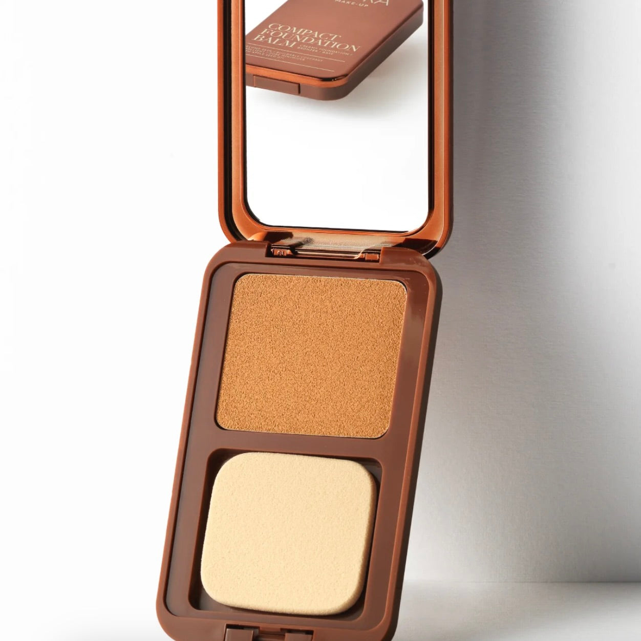 ASTRA COMPACT FOUNDATION BALM