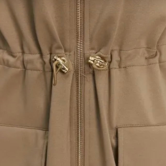 GUESS GIUBBOTTO CON ZIP E LACCETTI SUL PUNTO VITA