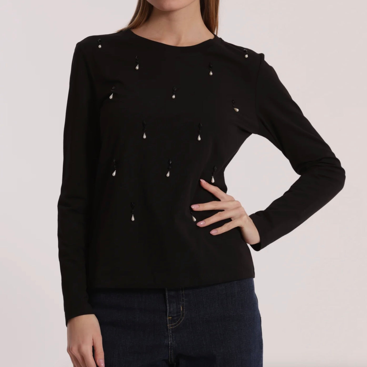 Mimì-Muà  T-SHIRT CON PIOGGIA DI PERLE