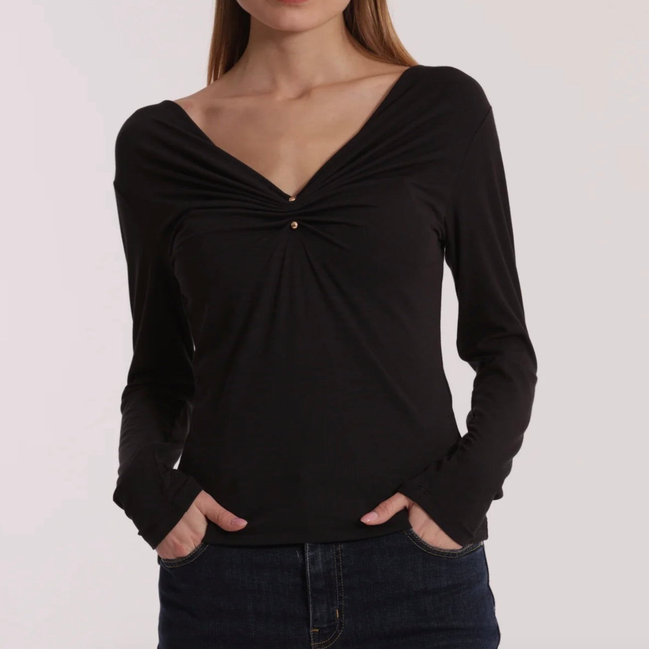 Mimì-Muà T-SHIRT SCOLLO A V CON ACCESSORIO