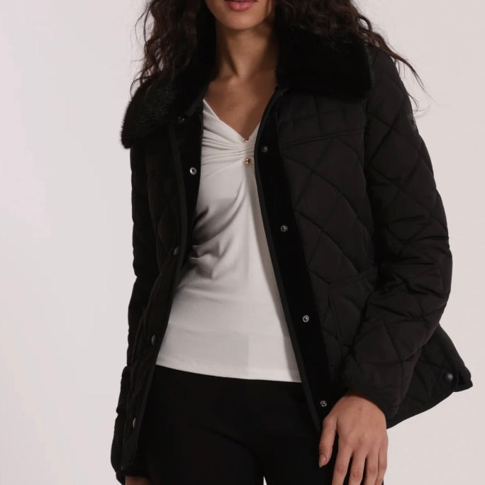 Mimì-Muà PIUMINO CORTO CON COLLO EFFETTO PELLICCIA CON CINTURA