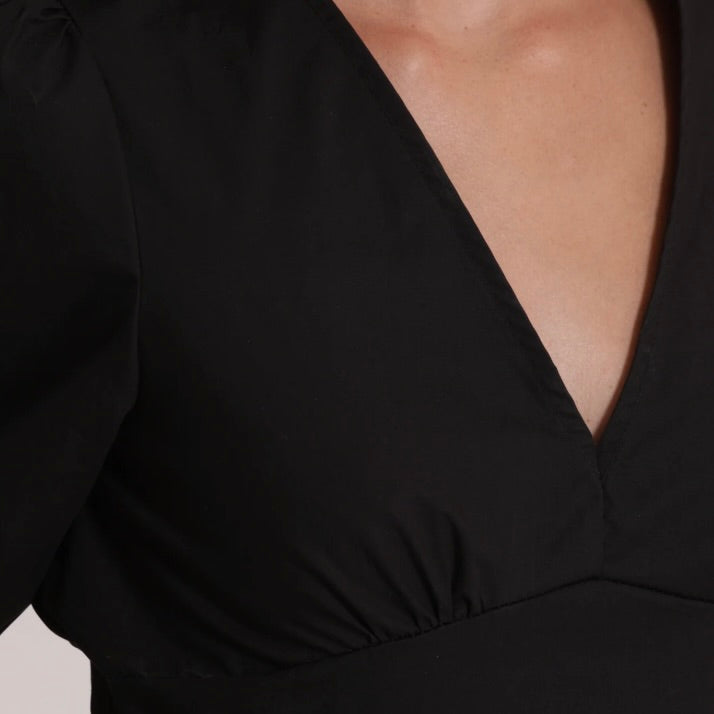 Mimì-Muà BLUSA CROPPED CON SCOLLO A V