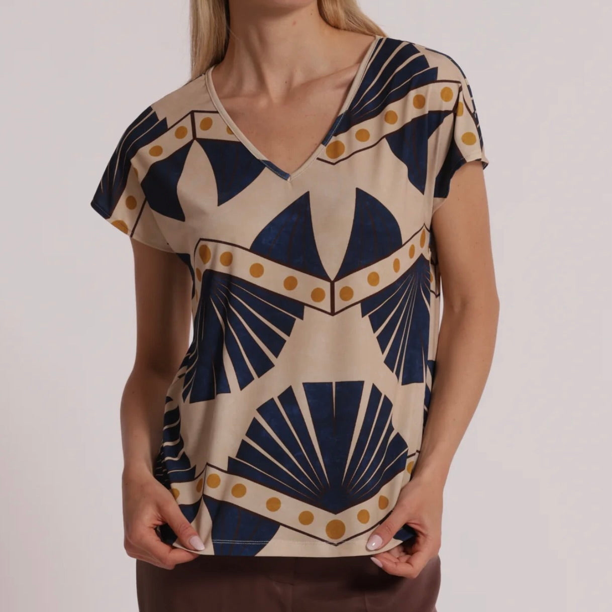 Mimì-Muà BLUSA A MANICHE CORTA IN ITY IN FANTASIA