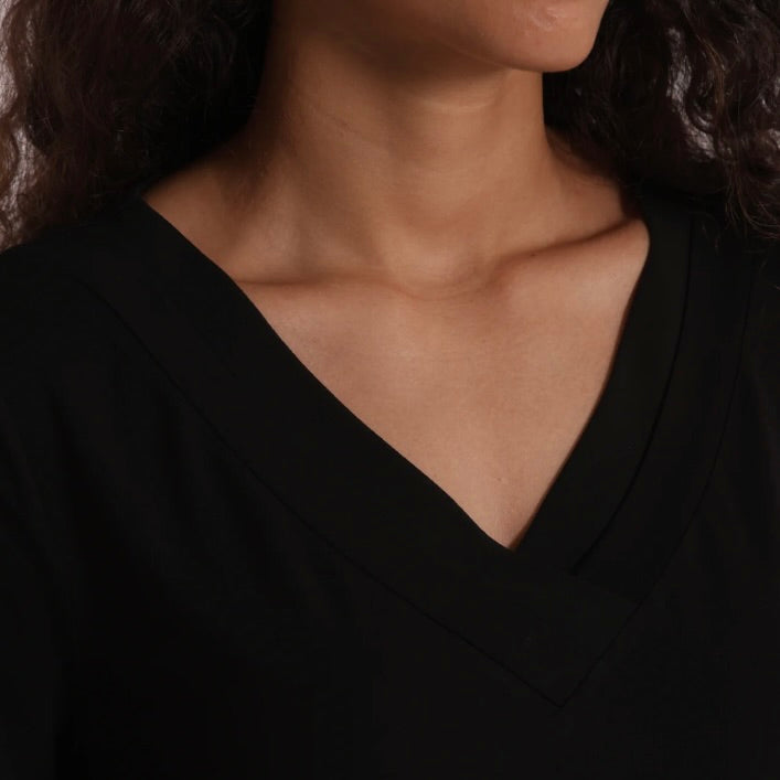 Mimì-Muà T-SHIRT SCOLLO A V CON DETTAGLI IN GEORGETTE