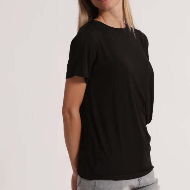 Mimì-Muà T-SHIRT MEZZE MANICHE CON ARRICCIO LATERALE