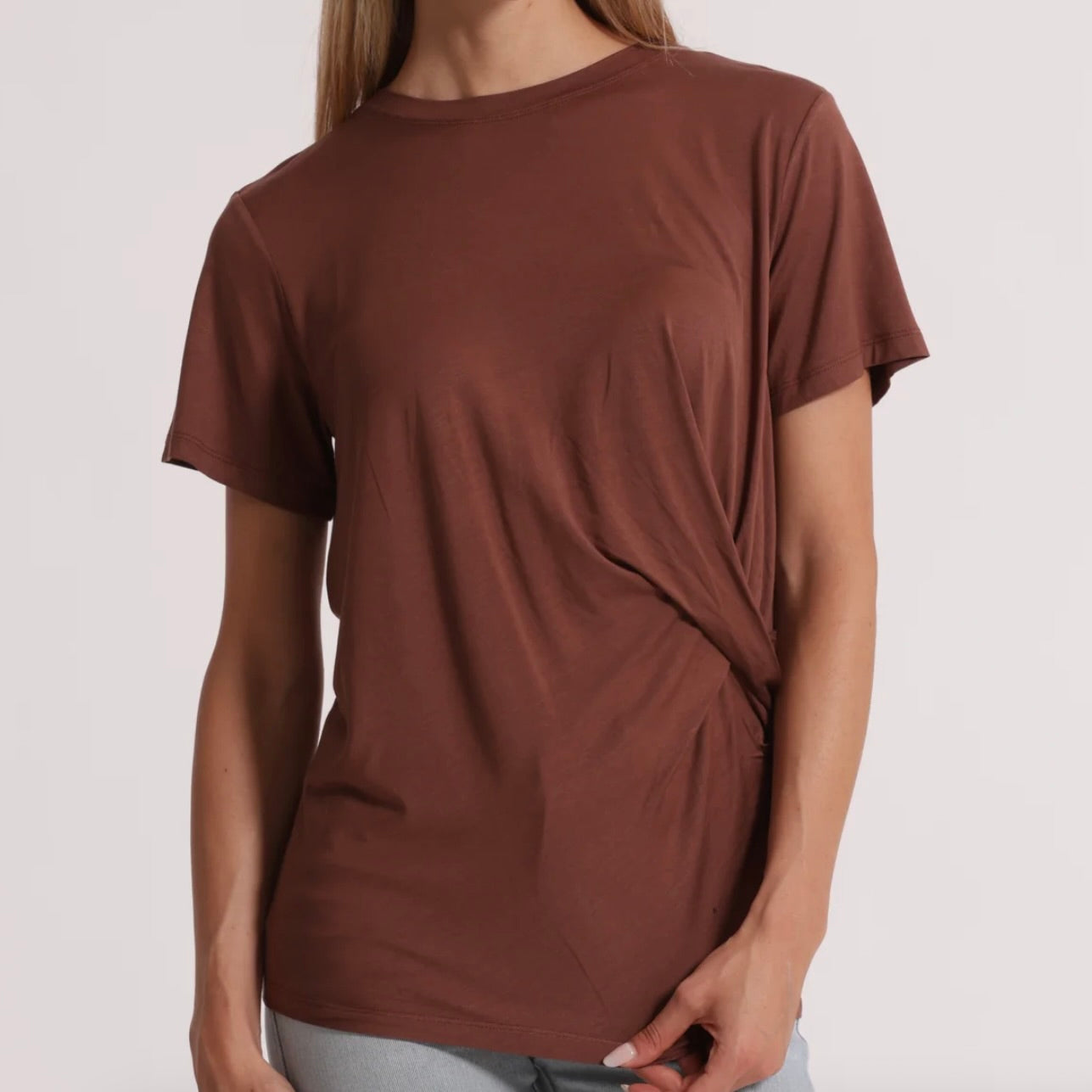 Mimì-Muà T-SHIRT MEZZE MANICHE CON ARRICCIO LATERALE