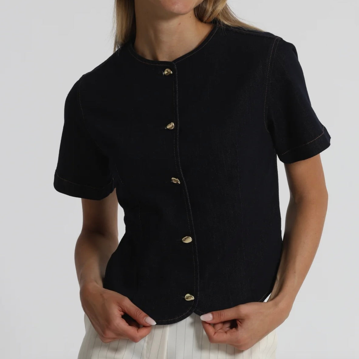 Mimì-Muà GIACCA IN DENIM CON BOTTONI ORO
