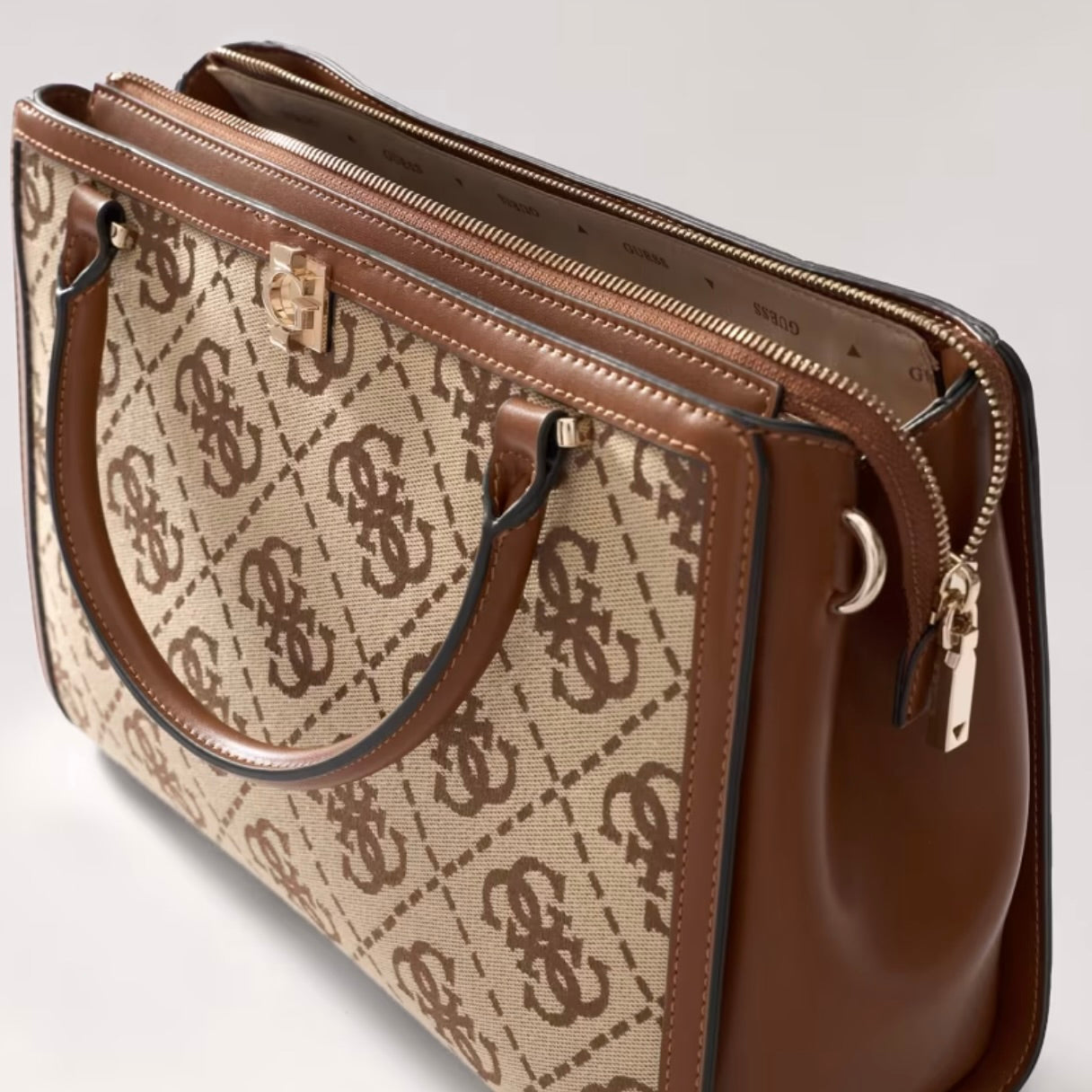 GUESS AUDREY LOGO GIRLFRIEND SATCHEL