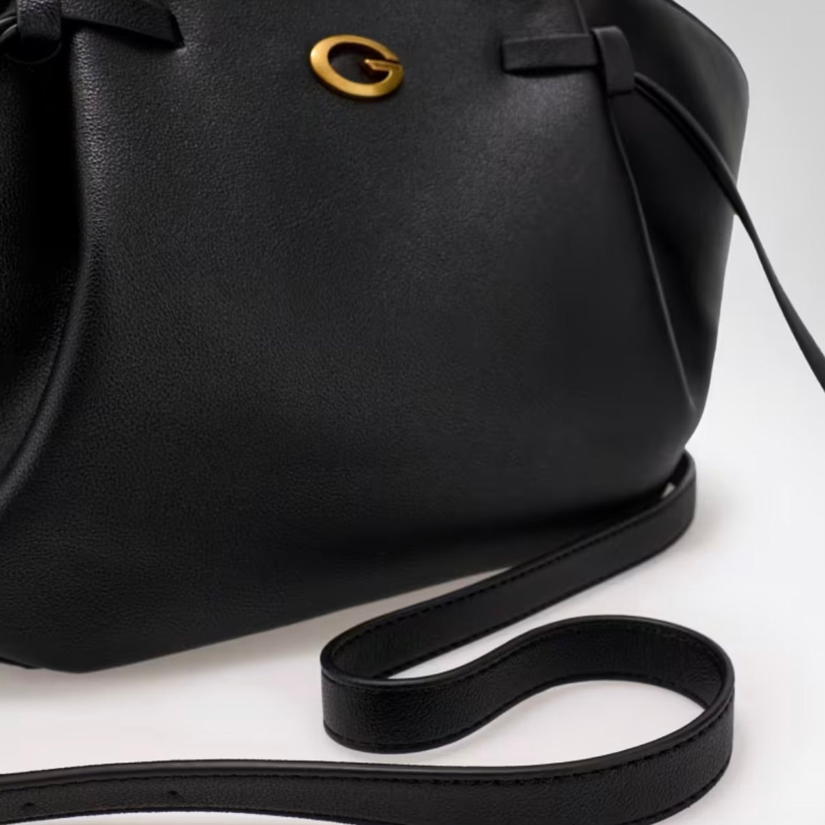 GUESS ALLEGRA GIRLFRIEND SATCHEL