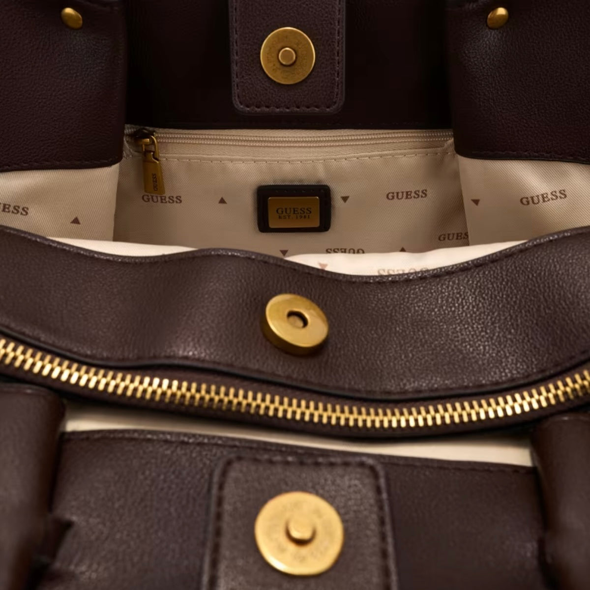 GUESS ALLEGRA GIRLFRIEND SATCHEL