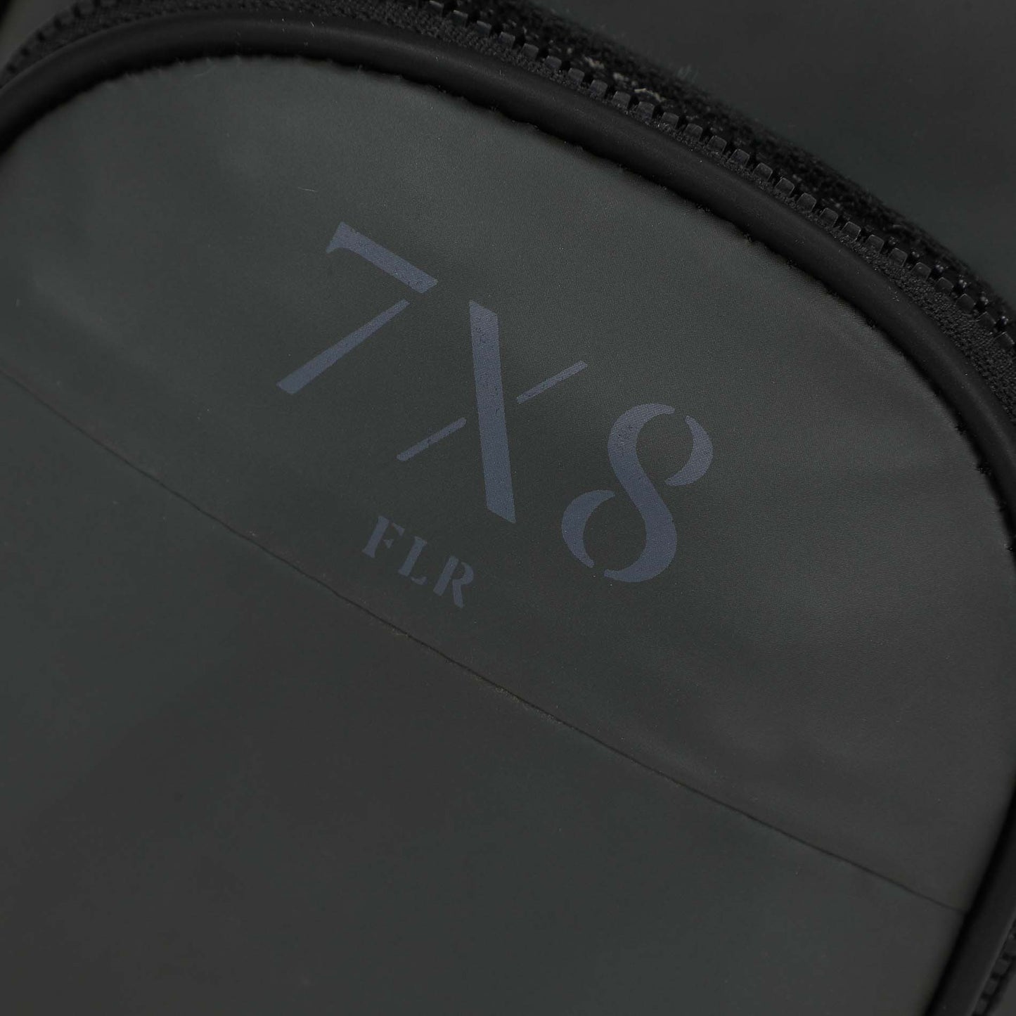 7X8 BORSELLO MULTI TASCHE